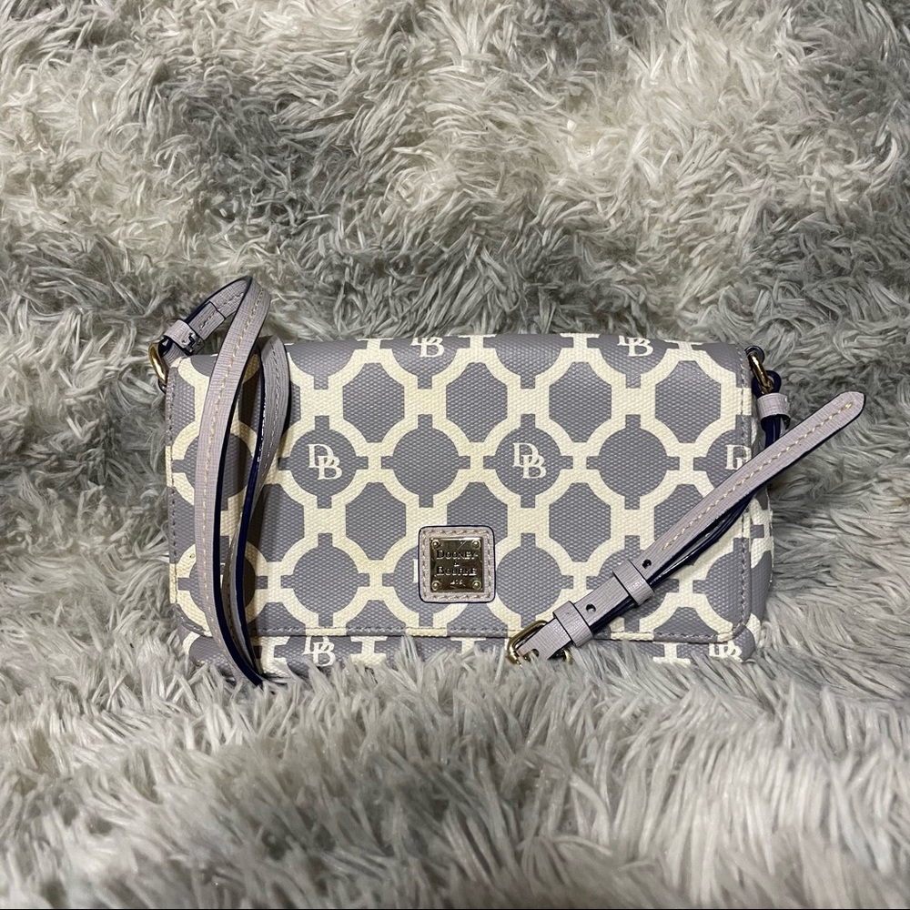 💕Dooney and Bourke Sanibel crossbody/shoulder bag💕
